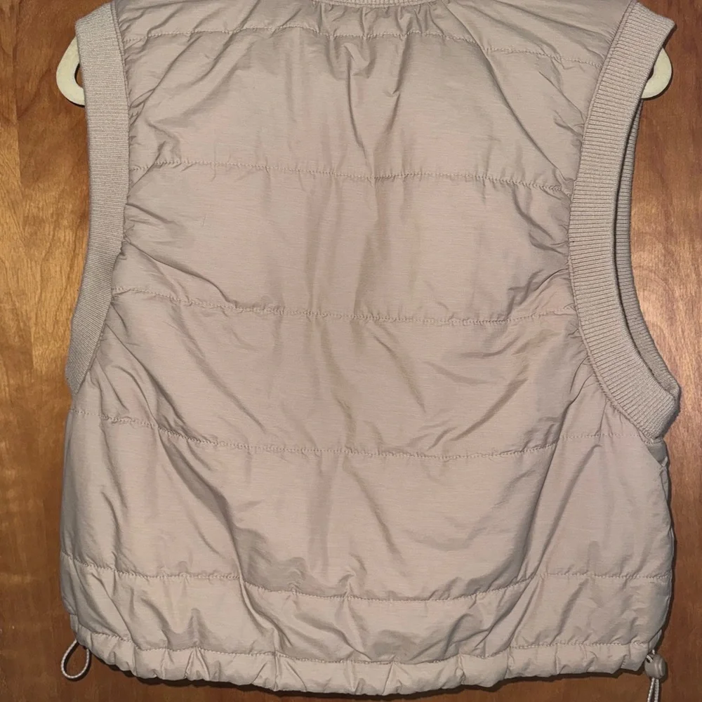 Alpine Design Women’s Tan Shortie EcoTrail Quilted Cropped Vest - Picture 7 of 7